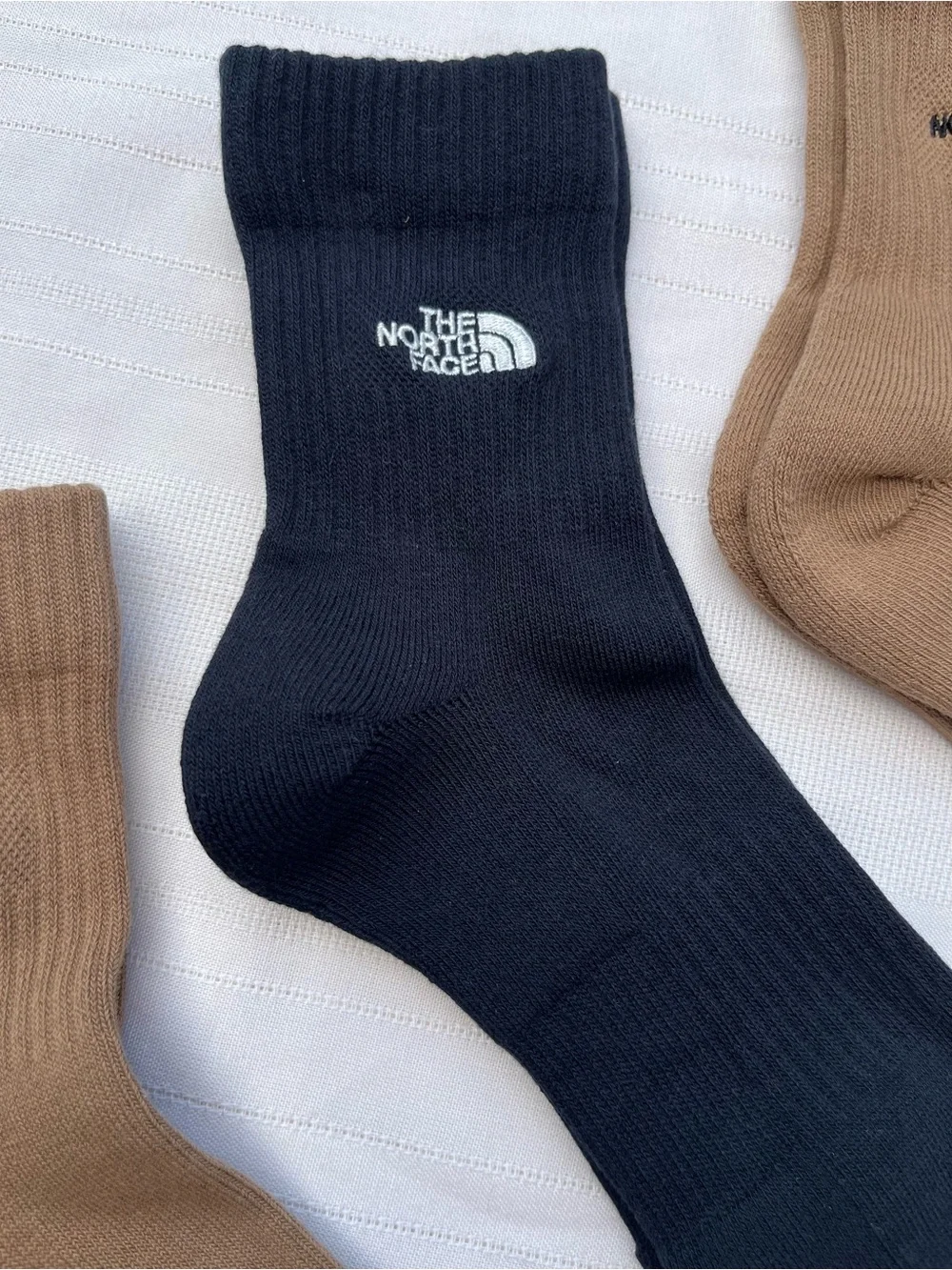NWOT North Face Men's Crew Socks  3 pairs Black and Tan Large